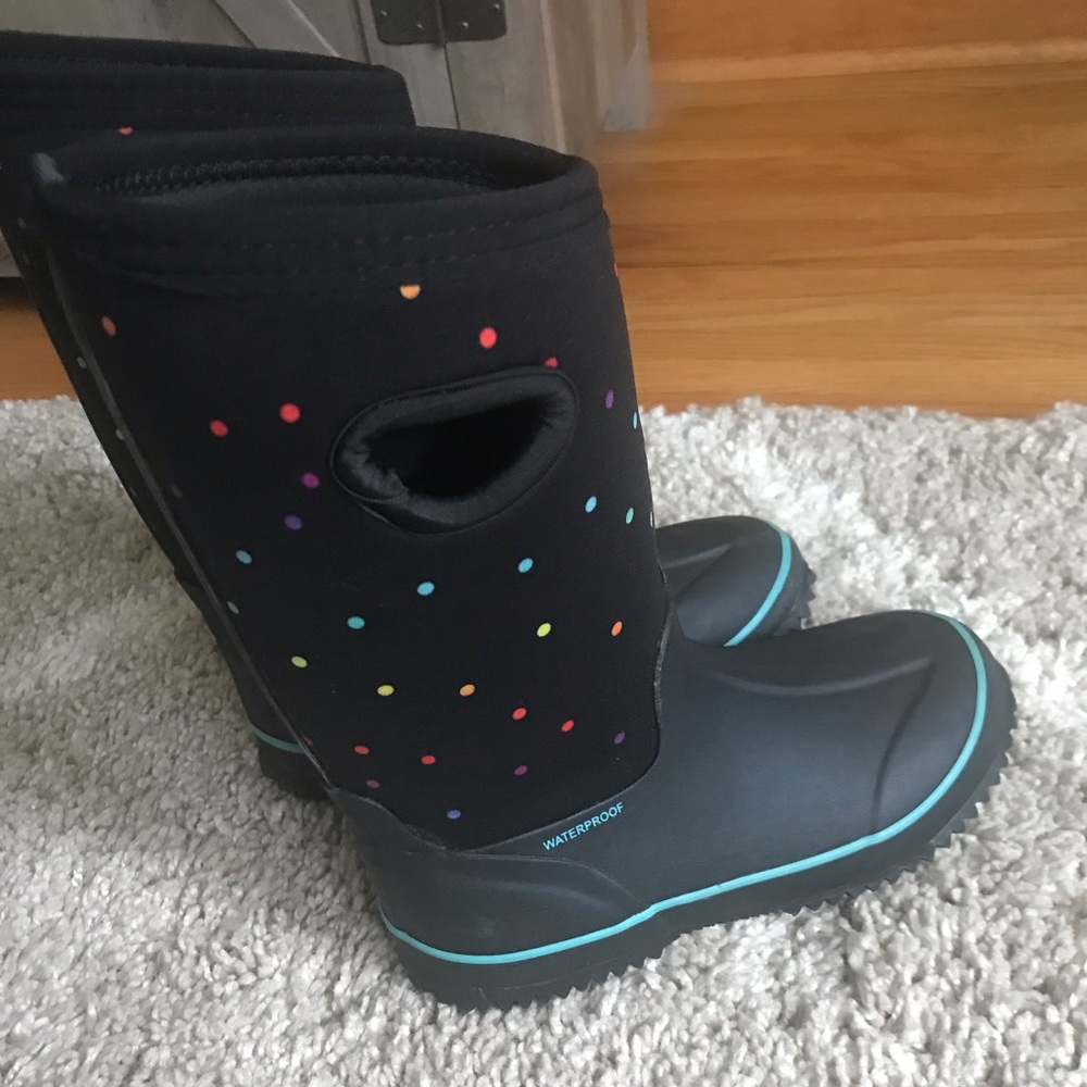 New rain boots with out tags!